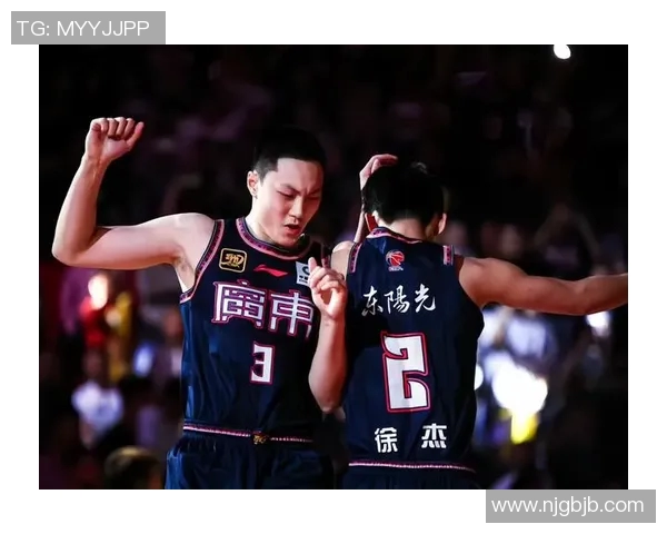 广东宏远再夺CBA首轮冠军,赛事热度骤升! 广东宏远再夺CBA首轮冠军,赛事热度骤升!