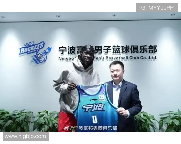 约翰-埃格伯努在比赛中砍下30分创个人纪录，展现未来巨星潜质