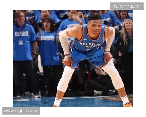 雷霆队首轮惨遭横扫，威少面临连续三年一轮游